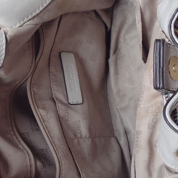 Michael Kors purse - Picture 3 of 8